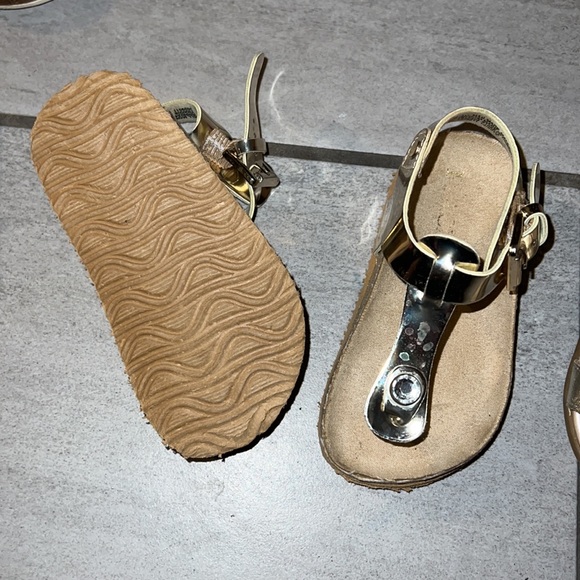 Toddler sandals - Picture 2 of 3
